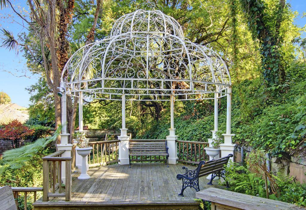 The Babbling Brook Inn Santa Cruz Exterior photo