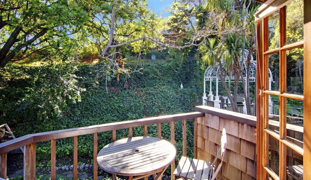 The Babbling Brook Inn Santa Cruz Exterior photo