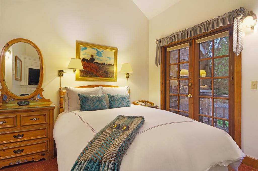 The Babbling Brook Inn Santa Cruz Exterior photo
