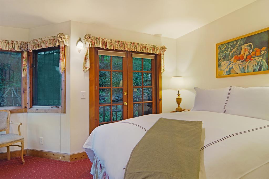The Babbling Brook Inn Santa Cruz Exterior photo