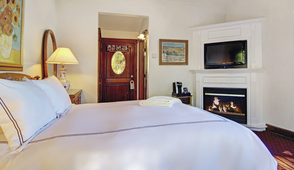 The Babbling Brook Inn Santa Cruz Exterior photo